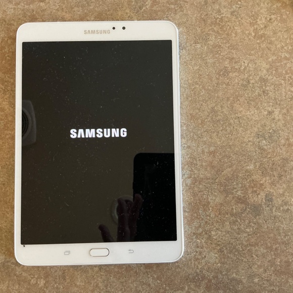 Samsung Galaxy Tab S2 SM-T710 32 GB, Wi-Fi, 8 in - White Reset - Picture 1 of 6